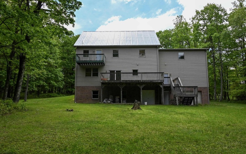 308 Dove Drive, Morgantown, West Virginia 26508-4480, 5 Bedrooms Bedrooms, 10 Rooms Rooms,3 BathroomsBathrooms,Single Family Detached,For Sale,Dove,10164941