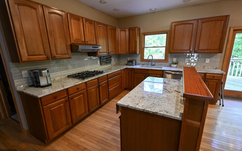308 Dove Drive, Morgantown, West Virginia 26508-4480, 5 Bedrooms Bedrooms, 10 Rooms Rooms,3 BathroomsBathrooms,Single Family Detached,For Sale,Dove,10164941