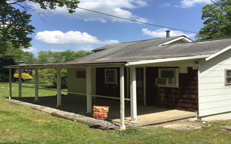 33 Woodhaven Lane, Fairmont, West Virginia 26554-6069, 2 Bedrooms Bedrooms, 5 Rooms Rooms,1 BathroomBathrooms,Single Family Detached,For Sale,Woodhaven,10164942