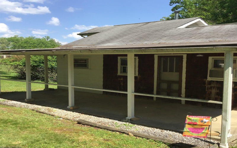 33 Woodhaven Lane, Fairmont, West Virginia 26554-6069, 2 Bedrooms Bedrooms, 5 Rooms Rooms,1 BathroomBathrooms,Single Family Detached,For Sale,Woodhaven,10164942