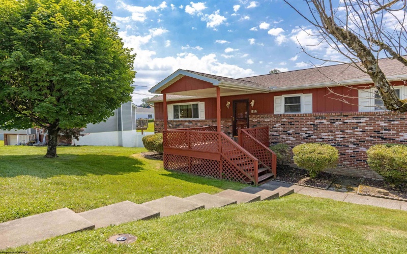 202 Braddock Street, Fairmont, West Virginia 26554, 3 Bedrooms Bedrooms, 8 Rooms Rooms,2 BathroomsBathrooms,Single Family Detached,For Sale,Braddock,10164984 202 Braddock Street, Fairmont, West Virginia 26554, 3 Bedrooms Bedrooms, 8 Rooms Rooms,2 BathroomsBathrooms,Single Family Detached,For Sale,Braddock,10164984