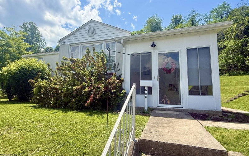 660 UPPER BEECH Street, Grafton, West Virginia 26354, 3 Bedrooms Bedrooms, 8 Rooms Rooms,1 BathroomBathrooms,Single Family Detached,For Sale,UPPER BEECH,10164980