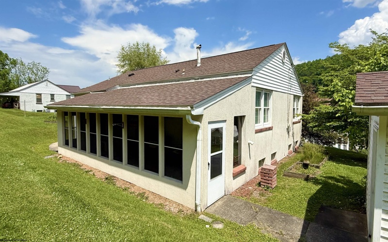 660 UPPER BEECH Street, Grafton, West Virginia 26354, 3 Bedrooms Bedrooms, 8 Rooms Rooms,1 BathroomBathrooms,Single Family Detached,For Sale,UPPER BEECH,10164980