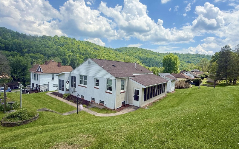 660 UPPER BEECH Street, Grafton, West Virginia 26354, 3 Bedrooms Bedrooms, 8 Rooms Rooms,1 BathroomBathrooms,Single Family Detached,For Sale,UPPER BEECH,10164980
