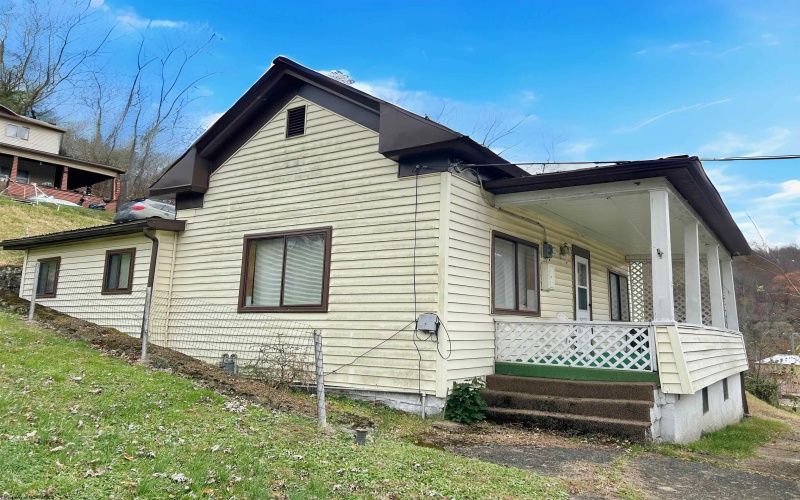 3203 Willey Avenue, Farmington, West Virginia 26571, 2 Bedrooms Bedrooms, 4 Rooms Rooms,1 BathroomBathrooms,Single Family Detached,For Sale,Willey,10162500