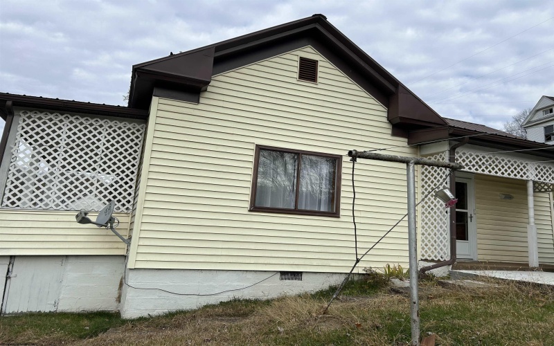 3203 Willey Avenue, Farmington, West Virginia 26571, 2 Bedrooms Bedrooms, 4 Rooms Rooms,1 BathroomBathrooms,Single Family Detached,For Sale,Willey,10162500