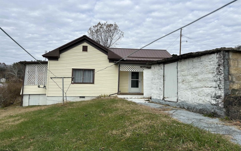 3203 Willey Avenue, Farmington, West Virginia 26571, 2 Bedrooms Bedrooms, 4 Rooms Rooms,1 BathroomBathrooms,Single Family Detached,For Sale,Willey,10162500
