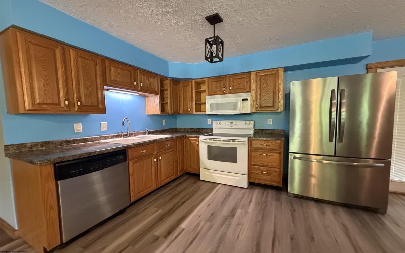 3652 Husky Highway, Farmington, West Virginia 26571, 2 Bedrooms Bedrooms, 4 Rooms Rooms,1 BathroomBathrooms,Single Family Detached,For Sale,Husky,10164975