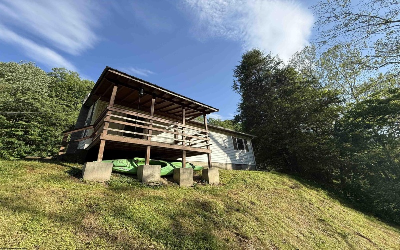 3652 Husky Highway, Farmington, West Virginia 26571, 2 Bedrooms Bedrooms, 4 Rooms Rooms,1 BathroomBathrooms,Single Family Detached,For Sale,Husky,10164975