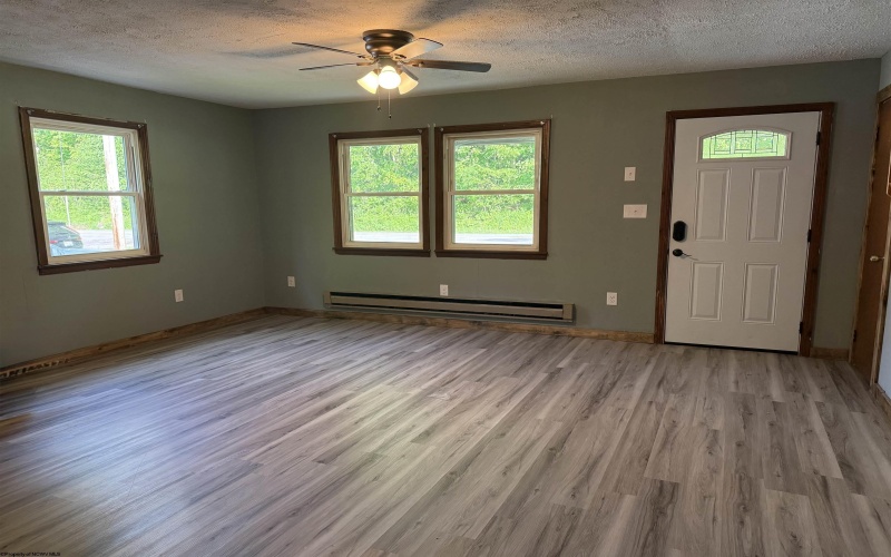 3652 Husky Highway, Farmington, West Virginia 26571, 2 Bedrooms Bedrooms, 4 Rooms Rooms,1 BathroomBathrooms,Single Family Detached,For Sale,Husky,10164975
