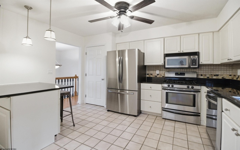 150 Sherwood Road, Bridgeport, West Virginia 26330, 3 Bedrooms Bedrooms, 8 Rooms Rooms,3 BathroomsBathrooms,Single Family Detached,For Sale,Sherwood,10164963