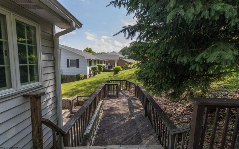 150 Sherwood Road, Bridgeport, West Virginia 26330, 3 Bedrooms Bedrooms, 8 Rooms Rooms,3 BathroomsBathrooms,Single Family Detached,For Sale,Sherwood,10164963
