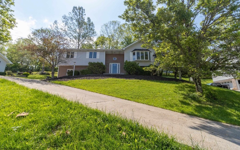 150 Sherwood Road, Bridgeport, West Virginia 26330, 3 Bedrooms Bedrooms, 8 Rooms Rooms,3 BathroomsBathrooms,Single Family Detached,For Sale,Sherwood,10164963