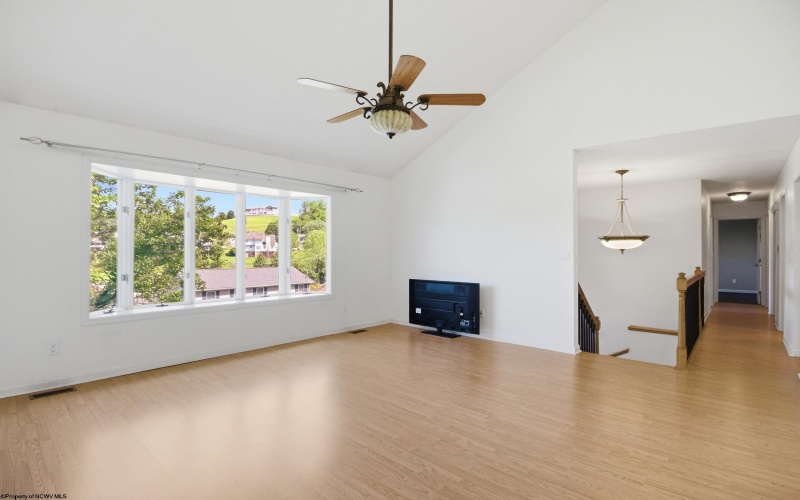 150 Sherwood Road, Bridgeport, West Virginia 26330, 3 Bedrooms Bedrooms, 8 Rooms Rooms,3 BathroomsBathrooms,Single Family Detached,For Sale,Sherwood,10164963