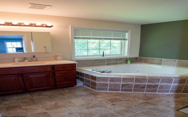 156 Auburn Drive, Morgantown, West Virginia 26501, 4 Bedrooms Bedrooms, 8 Rooms Rooms,2 BathroomsBathrooms,Single Family Detached,For Sale,Auburn,10164969