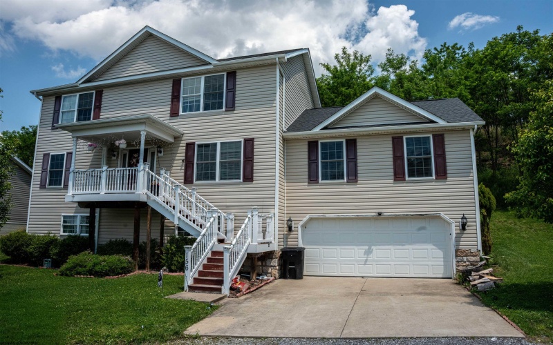 156 Auburn Drive, Morgantown, West Virginia 26501, 4 Bedrooms Bedrooms, 8 Rooms Rooms,2 BathroomsBathrooms,Single Family Detached,For Sale,Auburn,10164969