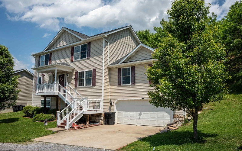 156 Auburn Drive, Morgantown, West Virginia 26501, 4 Bedrooms Bedrooms, 8 Rooms Rooms,2 BathroomsBathrooms,Single Family Detached,For Sale,Auburn,10164969