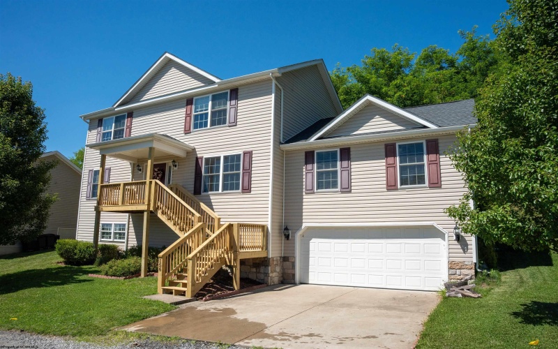 156 Auburn Drive, Morgantown, West Virginia 26501, 4 Bedrooms Bedrooms, 8 Rooms Rooms,2 BathroomsBathrooms,Single Family Detached,For Sale,Auburn,0,10164969