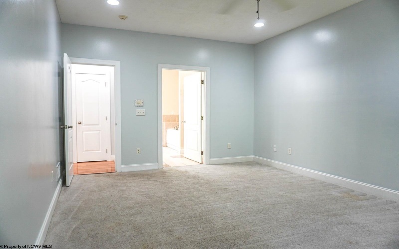 307 Villa View Drive, Morgantown, West Virginia 26505, 4 Bedrooms Bedrooms, 7 Rooms Rooms,3 BathroomsBathrooms,Single Family Detached,For Sale,Villa View,10164968