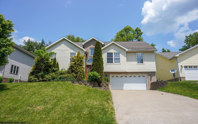307 Villa View Drive, Morgantown, West Virginia 26505, 4 Bedrooms Bedrooms, 7 Rooms Rooms,3 BathroomsBathrooms,Single Family Detached,For Sale,Villa View,10164968
