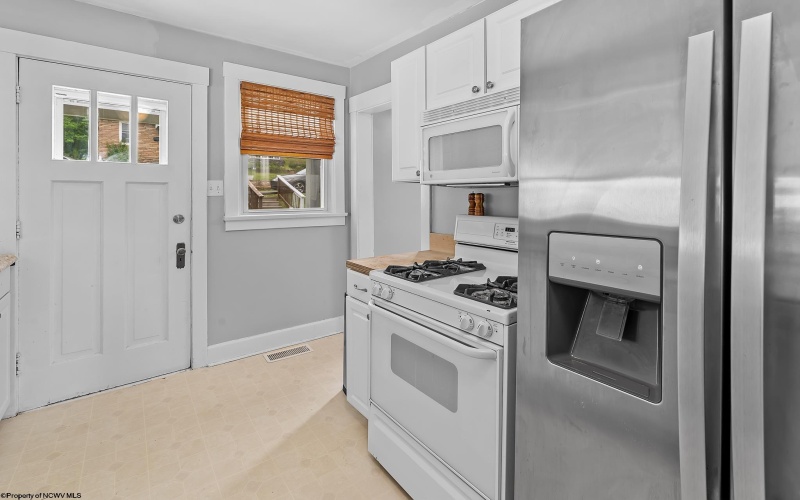 1417 Andmore Avenue, Morgantown, West Virginia 26505, 4 Bedrooms Bedrooms, 7 Rooms Rooms,2 BathroomsBathrooms,Single Family Detached,For Sale,Andmore,10164965