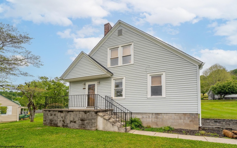1417 Andmore Avenue, Morgantown, West Virginia 26505, 4 Bedrooms Bedrooms, 7 Rooms Rooms,2 BathroomsBathrooms,Single Family Detached,For Sale,Andmore,10164965