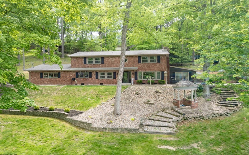 1250 Briercliff Road, Bridgeport, West Virginia 26330, 3 Bedrooms Bedrooms, 9 Rooms Rooms,2 BathroomsBathrooms,Single Family Detached,For Sale,Briercliff,10164973