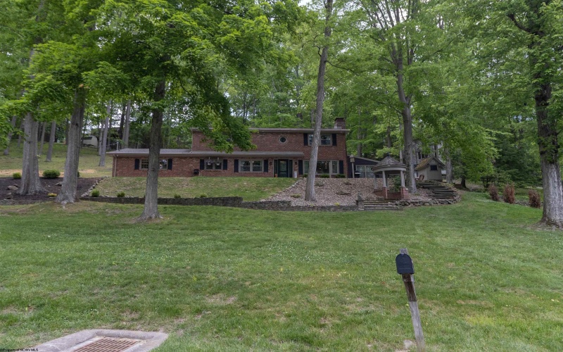 1250 Briercliff Road, Bridgeport, West Virginia 26330, 3 Bedrooms Bedrooms, 9 Rooms Rooms,2 BathroomsBathrooms,Single Family Detached,For Sale,Briercliff,10164973