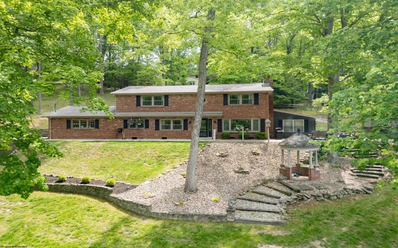1250 Briercliff Road, Bridgeport, West Virginia 26330, 3 Bedrooms Bedrooms, 9 Rooms Rooms,2 BathroomsBathrooms,Single Family Detached,For Sale,Briercliff,10164973