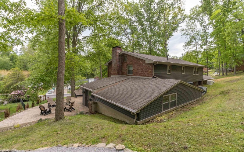1250 Briercliff Road, Bridgeport, West Virginia 26330, 3 Bedrooms Bedrooms, 9 Rooms Rooms,2 BathroomsBathrooms,Single Family Detached,For Sale,Briercliff,10164973