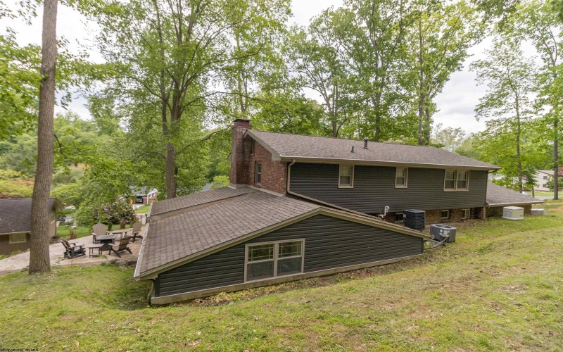 1250 Briercliff Road, Bridgeport, West Virginia 26330, 3 Bedrooms Bedrooms, 9 Rooms Rooms,2 BathroomsBathrooms,Single Family Detached,For Sale,Briercliff,10164973