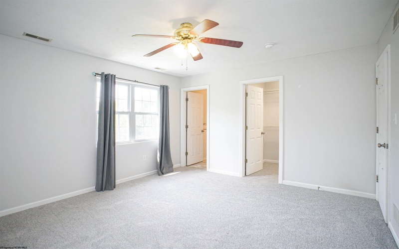 12 Clear Spring Drive, Morgantown, West Virginia 26508, 3 Bedrooms Bedrooms, 6 Rooms Rooms,2 BathroomsBathrooms,Single Family Attached,For Sale,Clear Spring,10164993