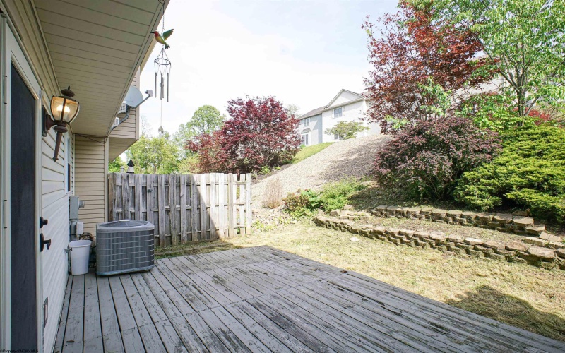 12 Clear Spring Drive, Morgantown, West Virginia 26508, 3 Bedrooms Bedrooms, 6 Rooms Rooms,2 BathroomsBathrooms,Single Family Attached,For Sale,Clear Spring,10164993