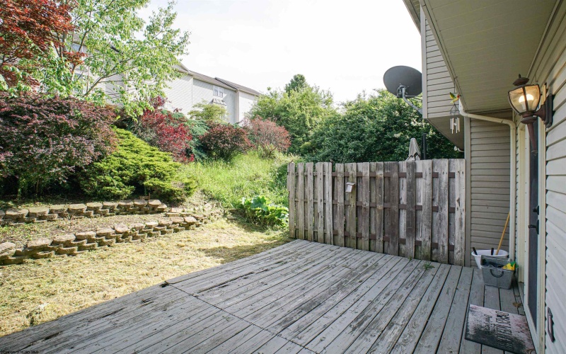 12 Clear Spring Drive, Morgantown, West Virginia 26508, 3 Bedrooms Bedrooms, 6 Rooms Rooms,2 BathroomsBathrooms,Single Family Attached,For Sale,Clear Spring,10164993