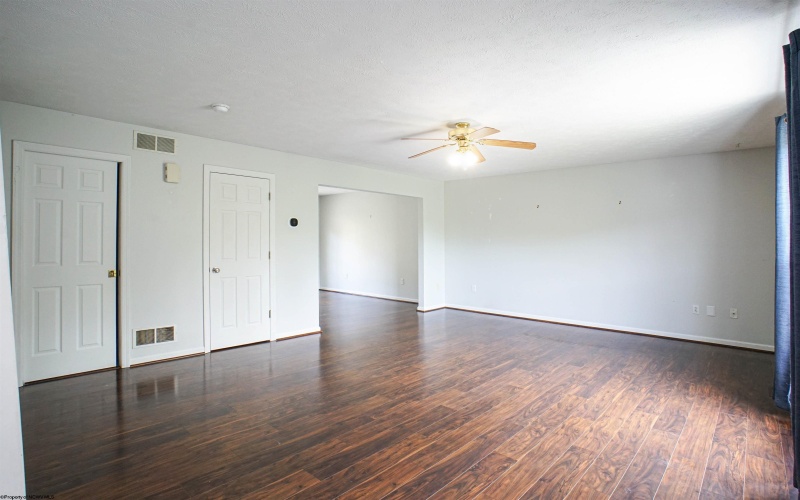 12 Clear Spring Drive, Morgantown, West Virginia 26508, 3 Bedrooms Bedrooms, 6 Rooms Rooms,2 BathroomsBathrooms,Single Family Attached,For Sale,Clear Spring,10164993
