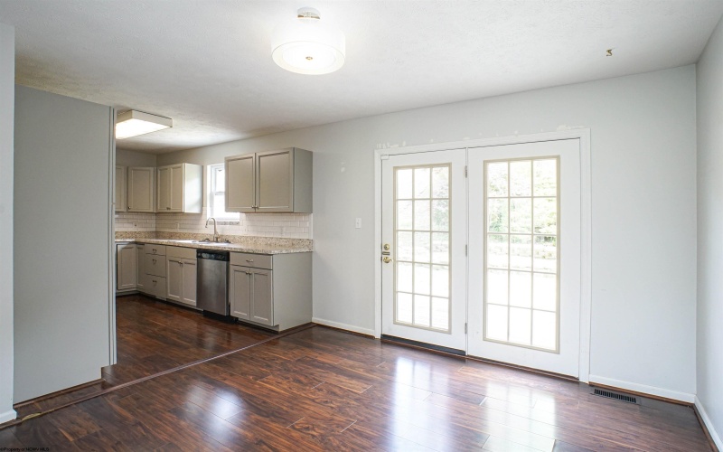 12 Clear Spring Drive, Morgantown, West Virginia 26508, 3 Bedrooms Bedrooms, 6 Rooms Rooms,2 BathroomsBathrooms,Single Family Attached,For Sale,Clear Spring,10164993