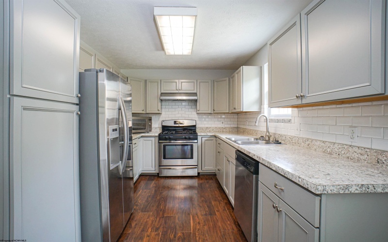 12 Clear Spring Drive, Morgantown, West Virginia 26508, 3 Bedrooms Bedrooms, 6 Rooms Rooms,2 BathroomsBathrooms,Single Family Attached,For Sale,Clear Spring,10164993