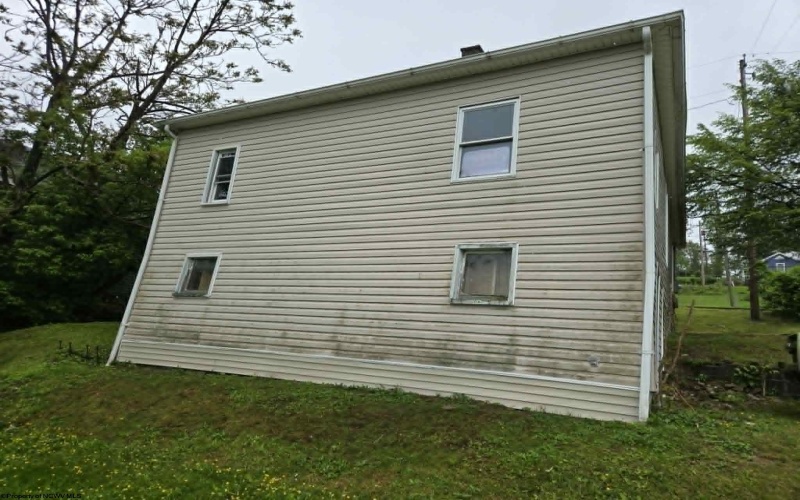 403 Capitol Avenue, Clarksburg, West Virginia 26301, 3 Bedrooms Bedrooms, 5 Rooms Rooms,1 BathroomBathrooms,Single Family Detached,For Sale,Capitol,10165005
