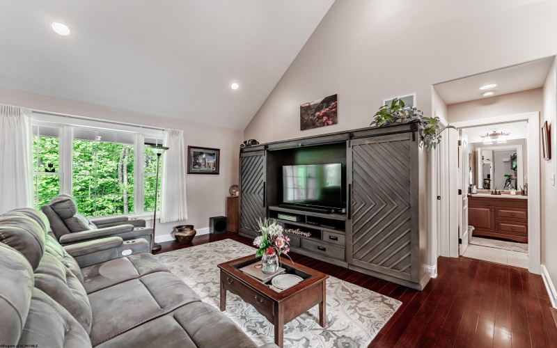108 Mountain Lane, Morgantown, West Virginia 26501, 3 Bedrooms Bedrooms, 9 Rooms Rooms,2 BathroomsBathrooms,Single Family Detached,For Sale,Mountain,10165001