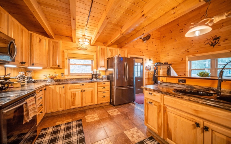140 Mountain View Estates Road, Parsons, West Virginia 26287, 3 Bedrooms Bedrooms, 8 Rooms Rooms,2 BathroomsBathrooms,Single Family Detached,For Sale,Mountain View Estates,10164994