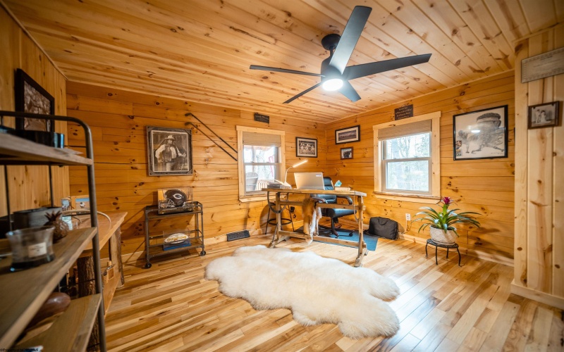 140 Mountain View Estates Road, Parsons, West Virginia 26287, 3 Bedrooms Bedrooms, 8 Rooms Rooms,2 BathroomsBathrooms,Single Family Detached,For Sale,Mountain View Estates,10164994