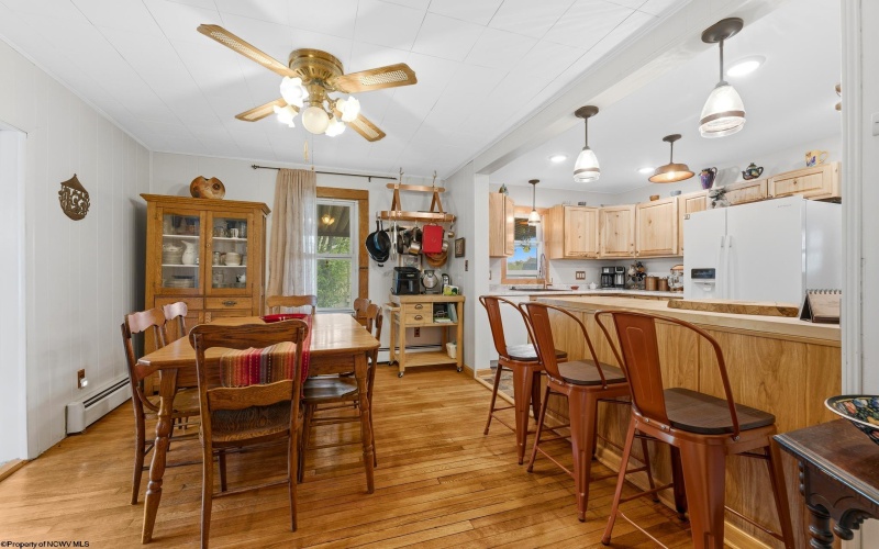 14 Globe Avenue, Morgantown, West Virginia 26501, 2 Bedrooms Bedrooms, 6 Rooms Rooms,2 BathroomsBathrooms,Single Family Detached,For Sale,Globe,10164989