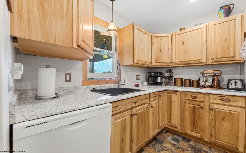 14 Globe Avenue, Morgantown, West Virginia 26501, 2 Bedrooms Bedrooms, 6 Rooms Rooms,2 BathroomsBathrooms,Single Family Detached,For Sale,Globe,10164989