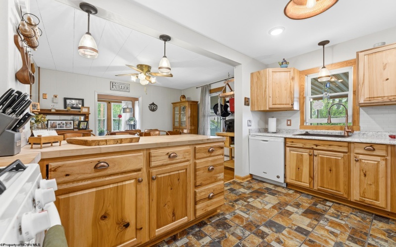 14 Globe Avenue, Morgantown, West Virginia 26501, 2 Bedrooms Bedrooms, 6 Rooms Rooms,2 BathroomsBathrooms,Single Family Detached,For Sale,Globe,10164989