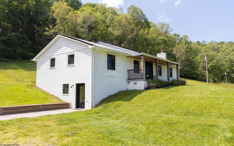 5142 Jesse Run Road, Jane Lew, West Virginia 26378, 4 Bedrooms Bedrooms, 6 Rooms Rooms,3 BathroomsBathrooms,Single Family Detached,For Sale,Jesse Run,10165014