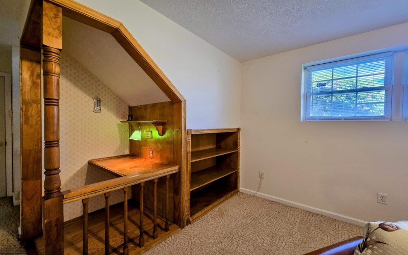 2 Hawley Lane, Star City, West Virginia 26505, 3 Bedrooms Bedrooms, 6 Rooms Rooms,3 BathroomsBathrooms,Single Family Detached,For Sale,Hawley,10165010