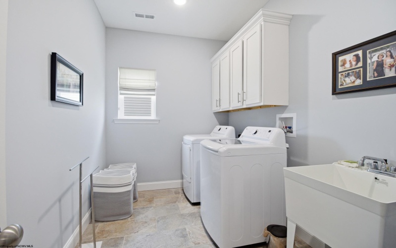 219 Crimson Lane, Bridgeport, West Virginia 26330, 3 Bedrooms Bedrooms, 7 Rooms Rooms,2 BathroomsBathrooms,Single Family Detached,For Sale,Crimson,10165011