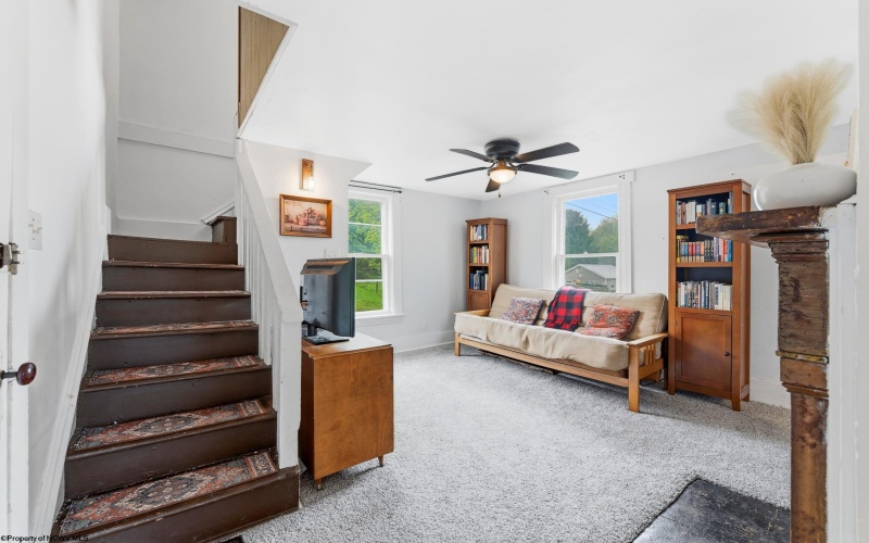 528 Hess Street, Morgantown, West Virginia 26501, 2 Bedrooms Bedrooms, 6 Rooms Rooms,1 BathroomBathrooms,Single Family Detached,For Sale,Hess,10165012
