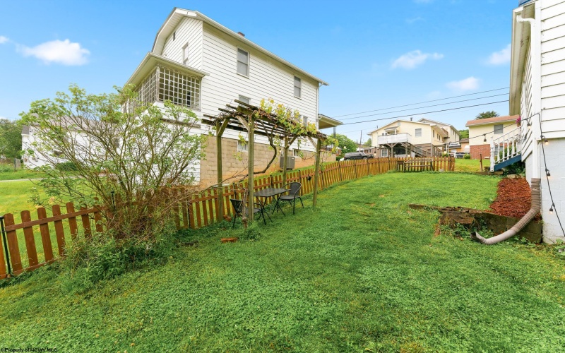 528 Hess Street, Morgantown, West Virginia 26501, 2 Bedrooms Bedrooms, 6 Rooms Rooms,1 BathroomBathrooms,Single Family Detached,For Sale,Hess,10165012