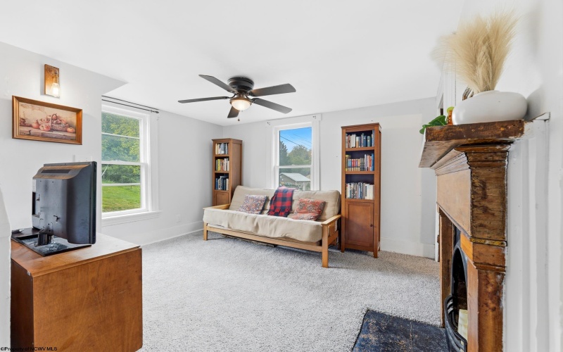 528 Hess Street, Morgantown, West Virginia 26501, 2 Bedrooms Bedrooms, 6 Rooms Rooms,1 BathroomBathrooms,Single Family Detached,For Sale,Hess,10165012